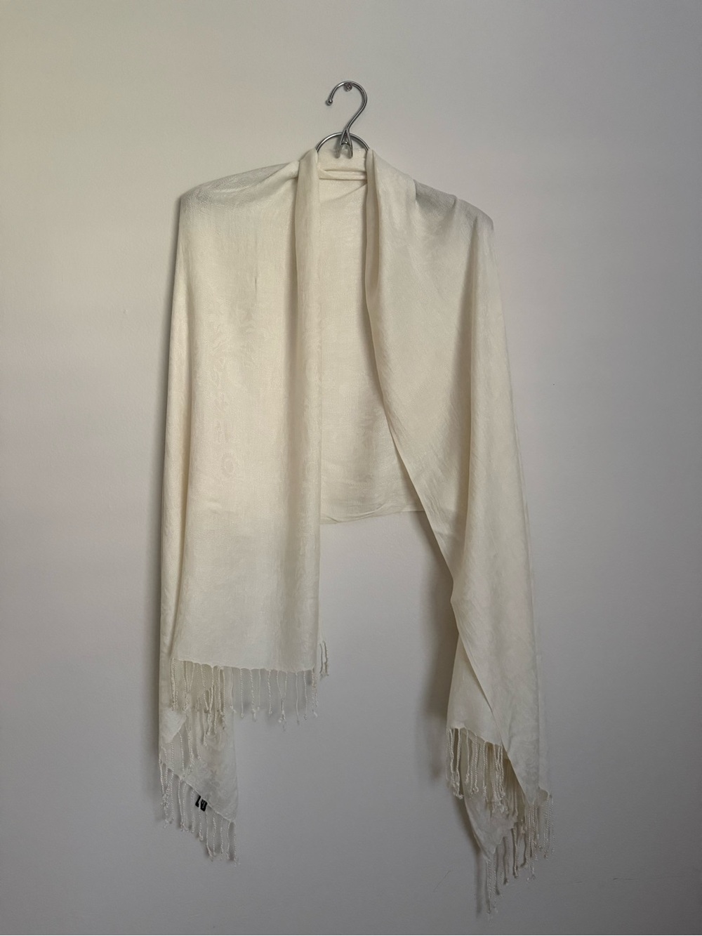 Jones New York Ivory Rayon Scarf Wrap Shawl Fringe Lightweight 70x28